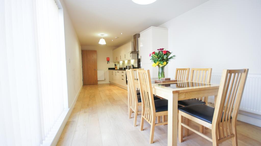 Crompton House Apartments Edgware Buitenkant foto